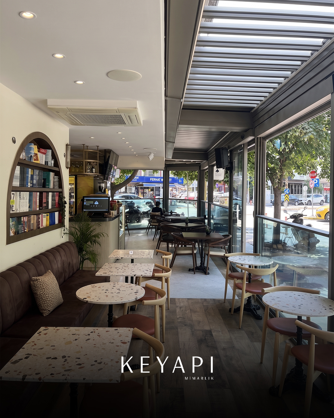 April Lounge